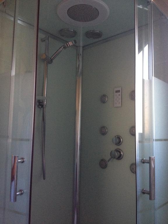 Gite Au Coeur De La Provence & Spa Saint Cannat Ruang foto