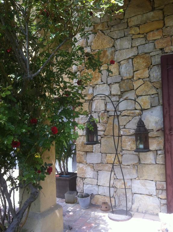 Gite Au Coeur De La Provence & Spa Saint Cannat Ruang foto