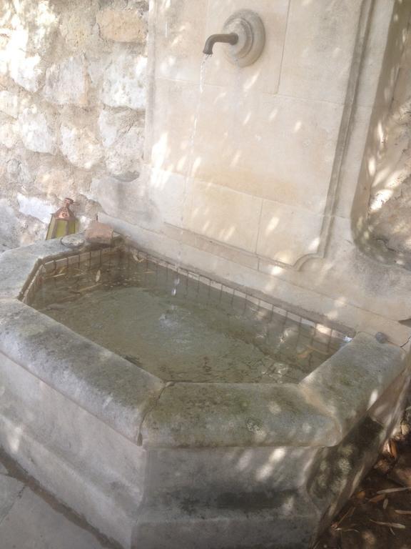 Gite Au Coeur De La Provence & Spa Saint Cannat Ruang foto